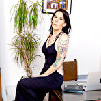 First pic of Naughty French mom Camille is masturbating at the office - Free Mature.nl gallery