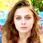 Third pic of Avlia with Clarice by [vars:photographer]