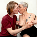 Second pic of MILF Kathy White is fucking the toyboy next door - Free Mature.nl content