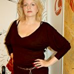 First pic of Naughty French MILF Carola gets fucked in the ass! - Mature.nl