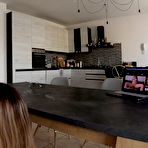 Fourth pic of ANALE della ex arrapante lo prende nel culo SQUIRTA sul tavolo della cucina e bocca piena di sborra! - AmateurPorn