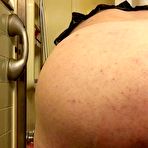 Second pic of Old ass getting used by a purple sex toy - AmateurPorn