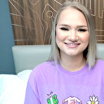 First pic of Blonde teen with a fat ass gives a sloppy BJ - AmateurPorn