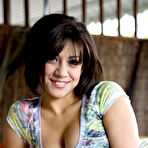 First pic of Vanessa Leon: Vanessa Leon takes her green... - Babes and Pornstars