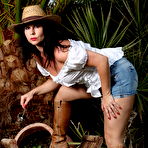 First pic of Curvy Cowgirl Gina in leather Boots and Tan Pantyhose