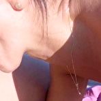 First pic of Coppia scopa su una spiaggia per nudisti di fronte ad altre persone. Alexis Queen - AmateurPorn