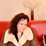 First pic of Kinky nympho mom gets footfucked by two guys! - Mature.nl