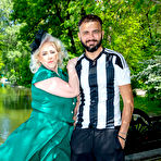 First pic of Young man gets picked up by a horny cougar to fuck at home - Mature.nl