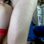 Fourth pic of Giovane italiana lascia il pranzo di natale perch&iuml;&iquest;&frac12; ha troppa voglia di cazzo - AmateurPorn