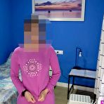 Second pic of Brunette babe gets pounded by black dude while roommate watches - AmateurPorn