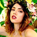 First pic of Azura Grace poses nude in a bath surrounded by fresh flowers