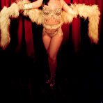 First pic of Toby Taylor burlesque dancer shows off her sexy curves on stage