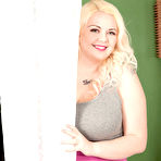 First pic of Happy Endings