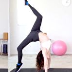 First pic of Aria Banks is about to get her daily portion of pulverize, from a fellow she luvs