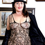 Second pic of Joana Jakes Curvy Cougar in Fishnet