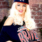 Second pic of Score Classics - Toppsy Curvey - A Bouncing Busty Baseball Fan