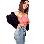 First pic of Hailey Rose Busty Babe in Jeans