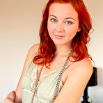 First pic of Elen Moore Shows Bald Pussy