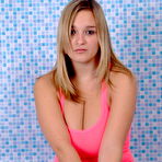 First pic of Stacked british big boob. 