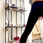 Second pic of Flexible MILF bends in half before she pulls down her pants & fucks her pussy w/ the long lips to orgasm - AmateurPorn