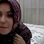 First pic of Cutie with a necklace showing her curves - AmateurPorn