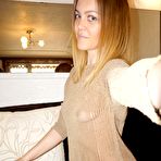 First pic of Pretty babe loves taking pics of herself at HomeMoviesTube.com