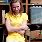 Fourth pic of Teen thief to fuck the LP officer - AmateurPorn