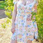 First pic of Lindsay in Busty Spreads Outside at FTV Milfs - Prime Curves