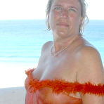 Third pic of Mature amateur wife love younger boys - Mobile Homemade Porn Sharing