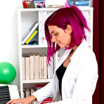 First pic of anilos - Victoria Rainbow Petite Milf