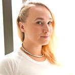 First pic of Kim Cums Poses In The Sun Kim Cums