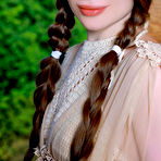 First pic of Dariana Back in Time