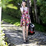 First pic of Anita de Bauch Anita Arriving