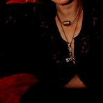 First pic of Horny mama getting nasty and freaky. &ndash; UK Wives Pics