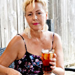 First pic of Reddit hotwife wants you to fuck her hairy pussy &ndash; UK Wives Pics