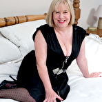 First pic of Big breasted mature slut giving one hell of a show. &ndash; UK Wives Pics