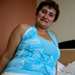 First pic of Horny mature Gina loves to play with her pussy. &ndash; UK Wives Pics