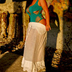 First pic of Vyeta Mustafina at the Beach