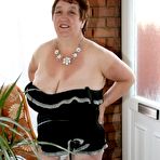First pic of Thick Wife Waits For Hubby With Her Tits Out &ndash; UK Wives Pics