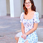 First pic of Busty Elle in the Park