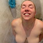Third pic of Wife Shows Off Naked Body In The Morning – UK Wives Pics