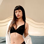 First pic of Han Yan loses her virginity with a tattooed friend | AV Jiali