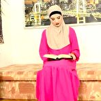 First pic of She will suck his cock for a cheaper rent | Sex With Muslims