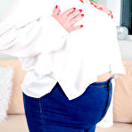 First pic of Megan Milly is a British big ass curvy MILF that loves big black cocks anal fucking her ass - Mature.nl