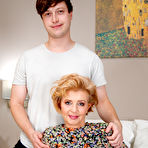 First pic of Toyboy Lenny fucking 73 year old granny Romana in his bed and coming all over her ass - Mature.nl