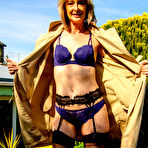 Second pic of Skinny masturbating British MILF Toni G. flashes, teases & plays with her shaved pussy & small tits - Mature.nl