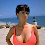 Third pic of Huge Tits Sports Bra Naked Pictures - HugeTitsBoobs.com