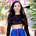 Fourth pic of Li Moon No Panties - Nude Girls Alert