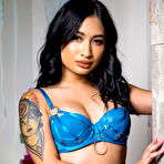 First pic of Avery Black Tonights Girlfriend - FoxHQ