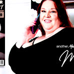 Fourth pic of British masturbating Missy is a BBW cougar with a big ass who loves to masturbate - Mature.nl